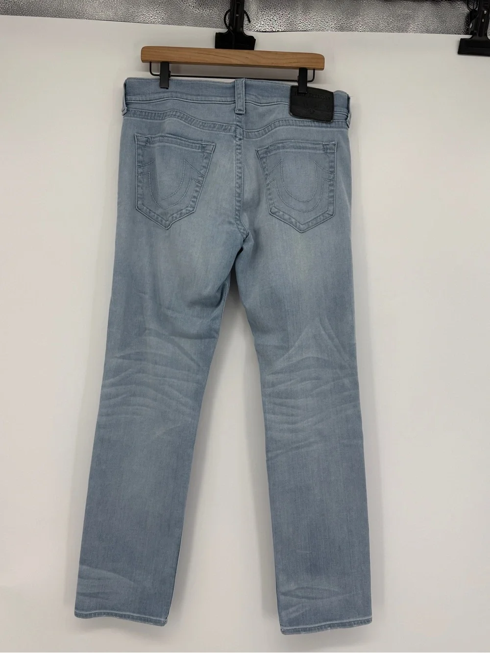 True Religion Geno Men’s Jeans Size 32 Light Wash Slim Straight Leg Denim